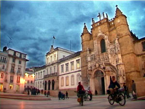 les etudiants-musiciens de Coimbra nous accueillent dans leur superbe ville